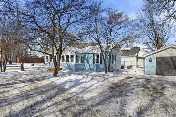 5118 Three Points Blvd, Mound, MN 55364