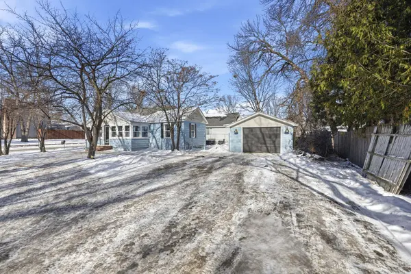 5118 Three Points Blvd, Mound, MN 55364