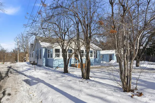 5118 Three Points Blvd, Mound, MN 55364