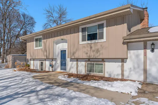 16500 The Strand, Minnetonka, MN 55345
