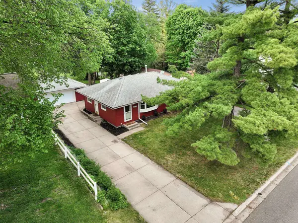 6918 34th AVE N, Crystal, MN 55427