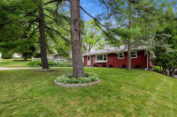 6918 34th AVE N, Crystal, MN 55427