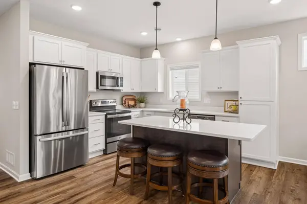 331 Riverview CIR, Hanover, MN 55341