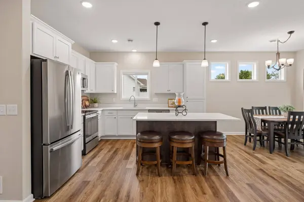 331 Riverview CIR, Hanover, MN 55341