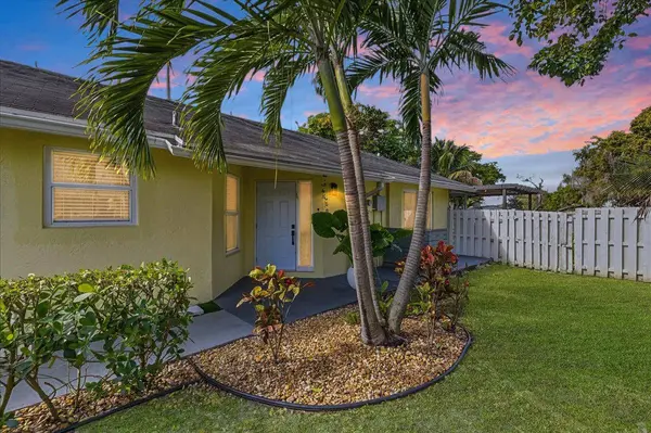 901 SW 111th WAY, Davie, FL 33324