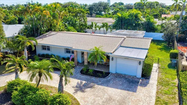 2220 NE 34th CT, Lighthouse Point, FL 33064