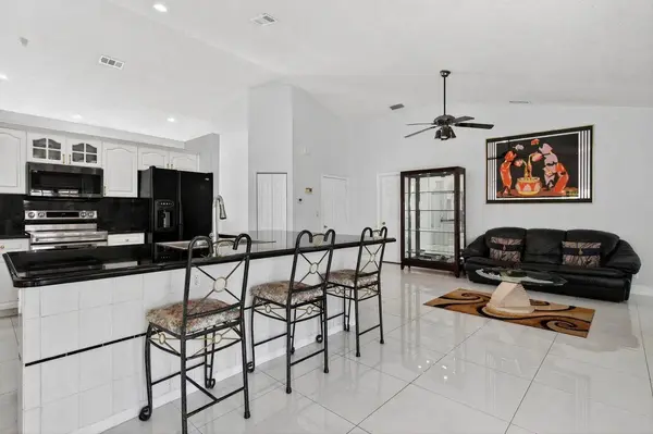 5670 NW 38th TER, Coconut Creek, FL 33073