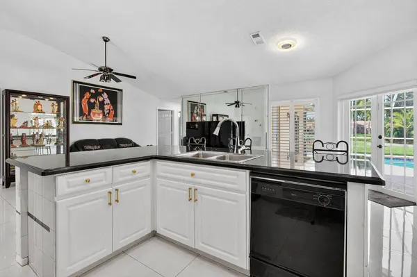 5670 NW 38th TER, Coconut Creek, FL 33073