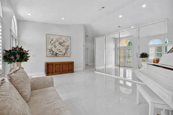 5670 NW 38th TER, Coconut Creek, FL 33073