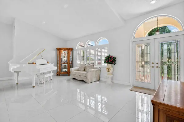 5670 NW 38th TER, Coconut Creek, FL 33073