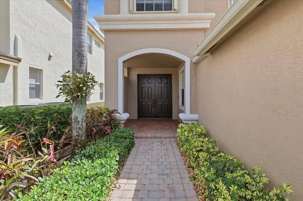 7453 Via Luria, Lake Worth, FL 33467