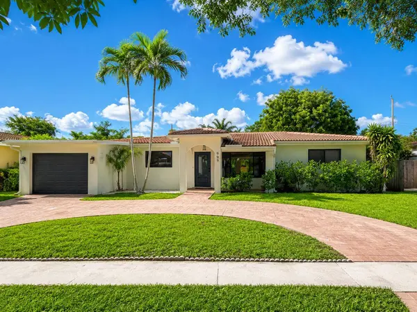 909 SE 14th DR, Deerfield Beach, FL 33441