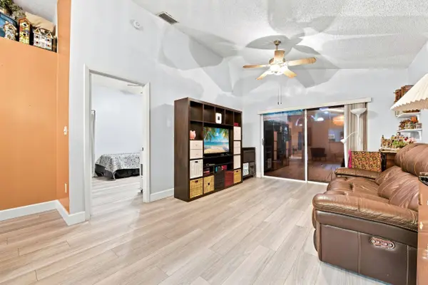 3680 MARLBERRY LN, Miramar, FL 33025