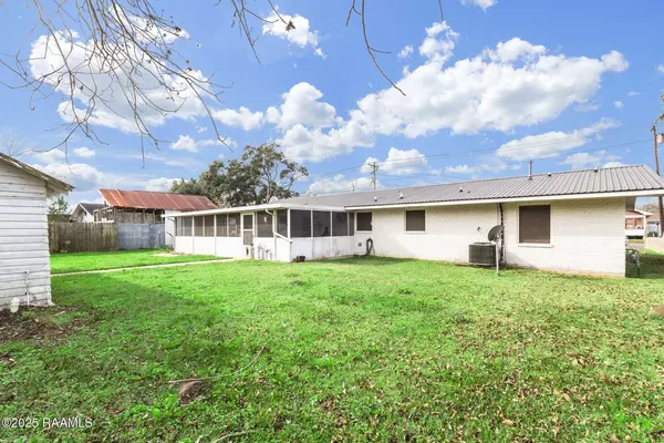 Crowley, LA 70526-6320,825 S Eastern Ave