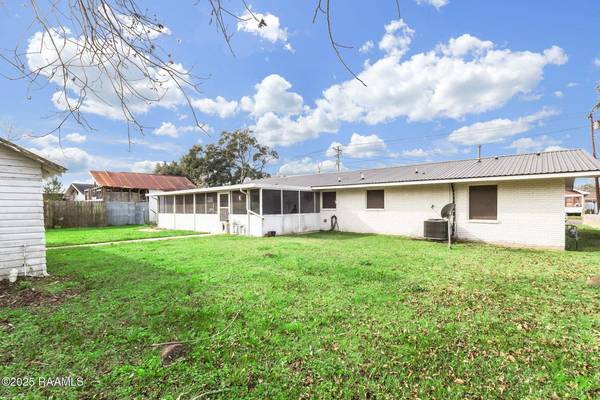 825 S Eastern Ave, Crowley, LA 70526-6320