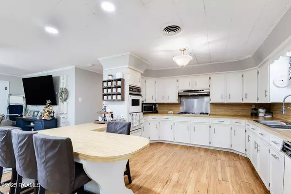 Crowley, LA 70526-6320,825 S Eastern Ave