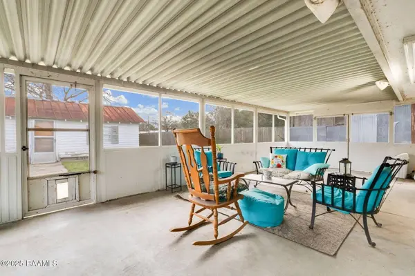 825 S Eastern Ave, Crowley, LA 70526-6320