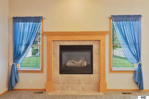 6530 Blackstone Road, Lincoln, NE 68526