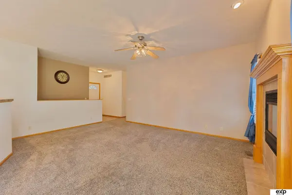 6530 Blackstone Road, Lincoln, NE 68526