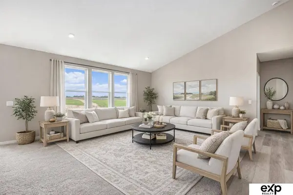 6851 Stony Point Drive, Papillion, NE 68133