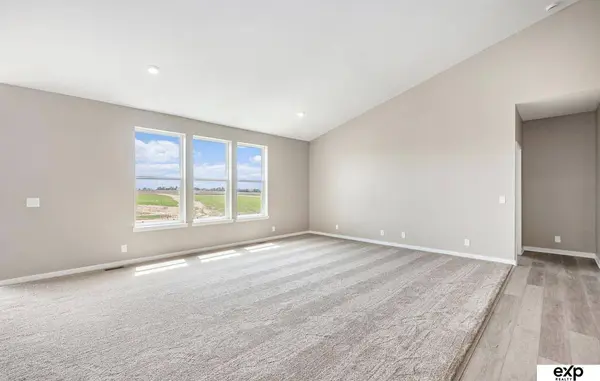 6851 Stony Point Drive, Papillion, NE 68133