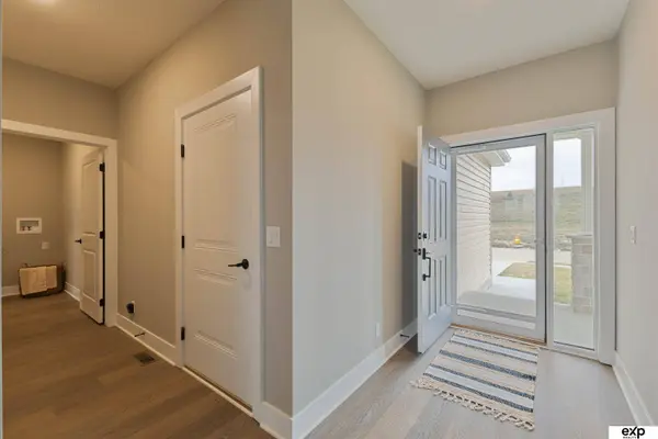 17538 Robin Drive, Omaha, NE 68136