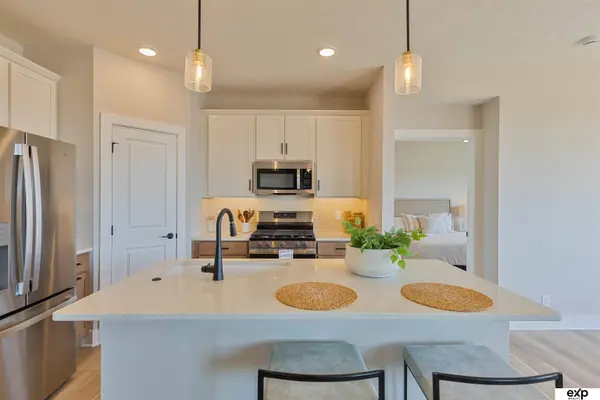 12011 S 114th Avenue, Papillion, NE 68046