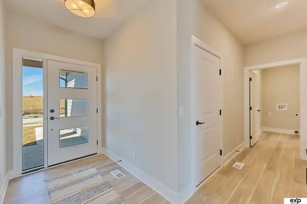 12011 S 114th Avenue, Papillion, NE 68046