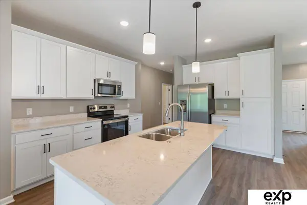 8218 S 178th Street, Omaha, NE 68136
