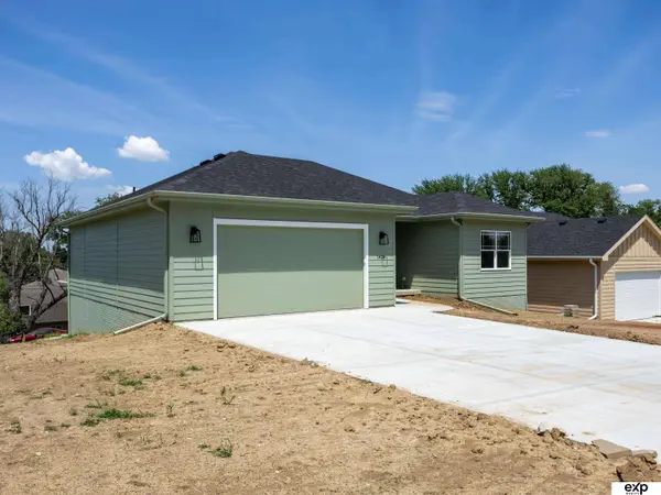 1424 2nd AVE, Plattsmouth, NE 68048