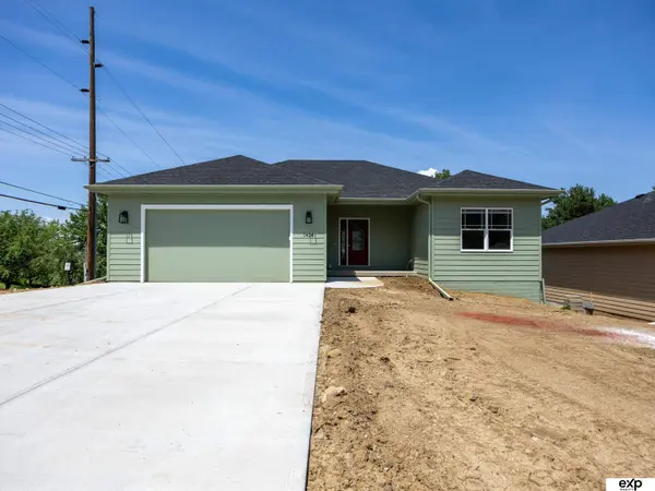 1424 2nd AVE, Plattsmouth, NE 68048