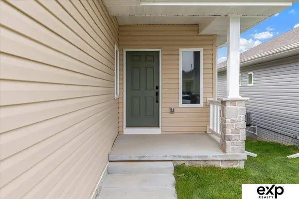 8136 S 178th ST, Omaha, NE 68136