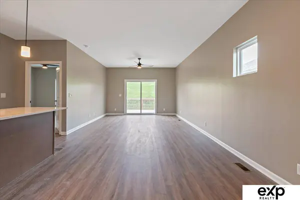 8136 S 178th ST, Omaha, NE 68136