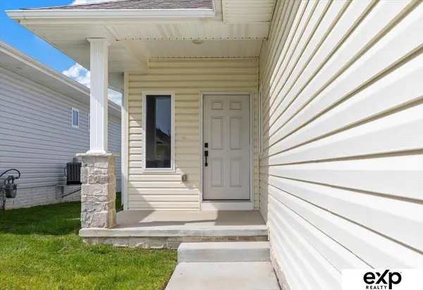 8218 S 178th ST, Omaha, NE 68136