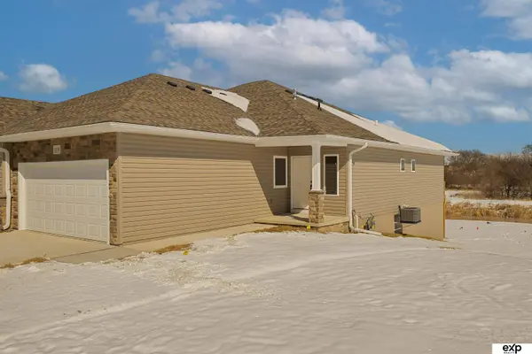 8105 S 177th ST, Omaha, NE 68136