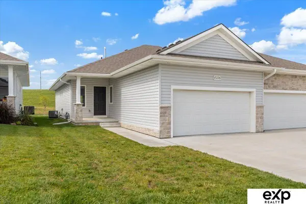 8210 S 178 ST, Omaha, NE 68136