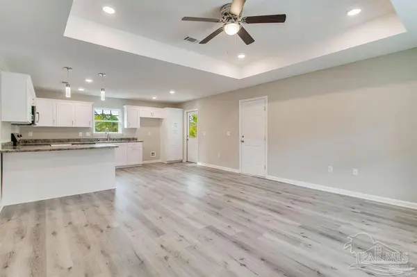 5601 Riviera Dr, Milton, FL 32583