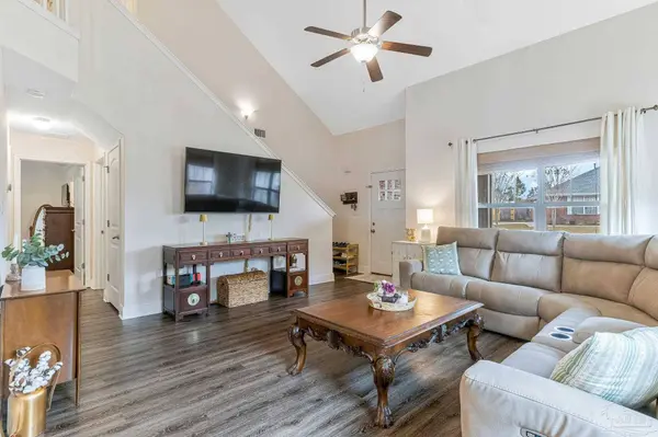 247 Tree Swallow Dr, Pensacola, FL 32503