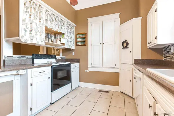 817 Douglas Ave, Brewton, AL 36426