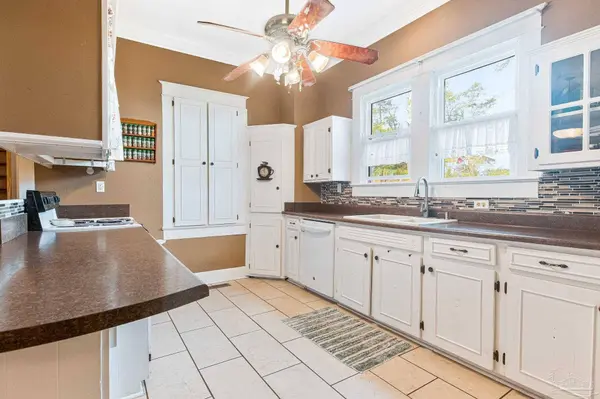 817 Douglas Ave, Brewton, AL 36426