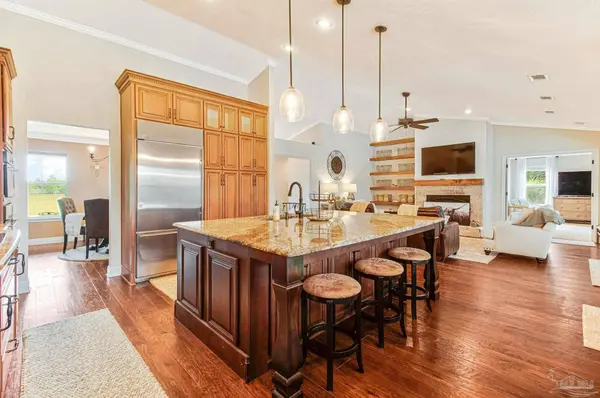 6871 Angus Ln, Molino, FL 32577