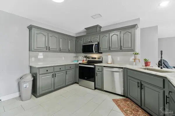 3972 Floridatown Rd, Pace, FL 32571