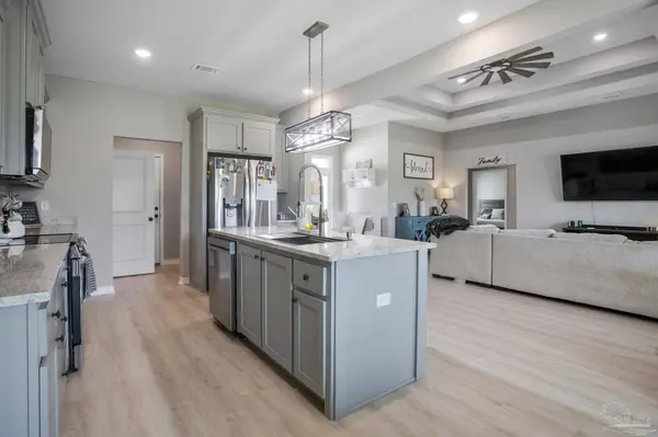 9891 Shangri La West Rd, Milton, FL 32583