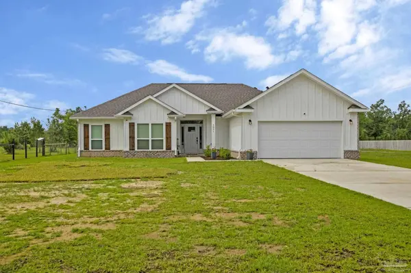 9891 Shangri La West Rd, Milton, FL 32583