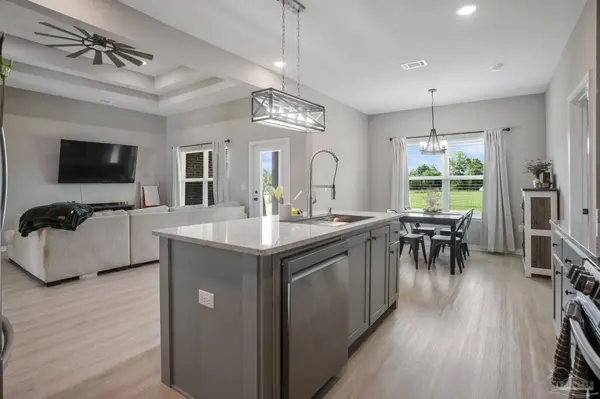 9891 Shangri La West Rd, Milton, FL 32583