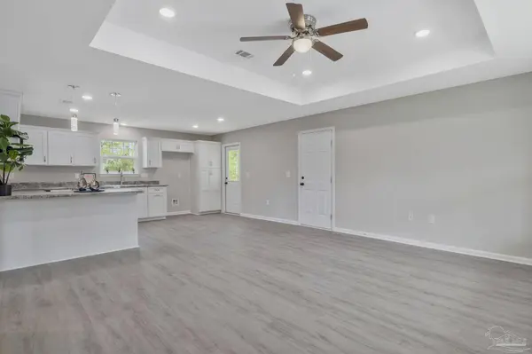 5597 Riviera Dr, Milton, FL 32583