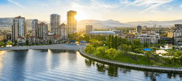 Moving to Kelowna: Everything You Need to Know Before You Move,Meghan Williamson