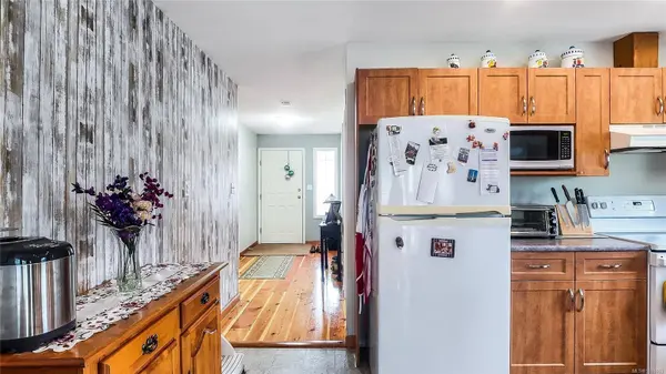 601 Azalea Pl, Campbell River, BC V9W 7H2