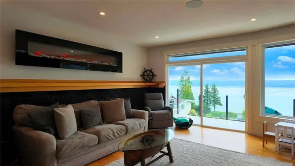 699 Galerno Rd, Campbell River, BC V9W 5X4