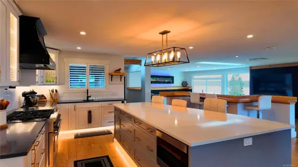 699 Galerno Rd, Campbell River, BC V9W 5X4